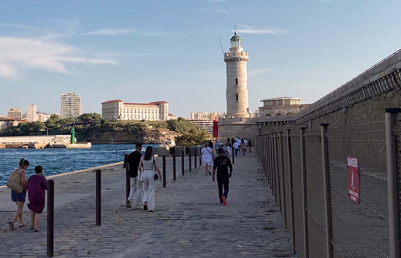 la digue du large le phare sainte marie marseille avant apres